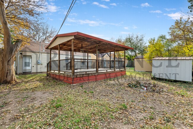 Building Photo - 1249 N Pershing St