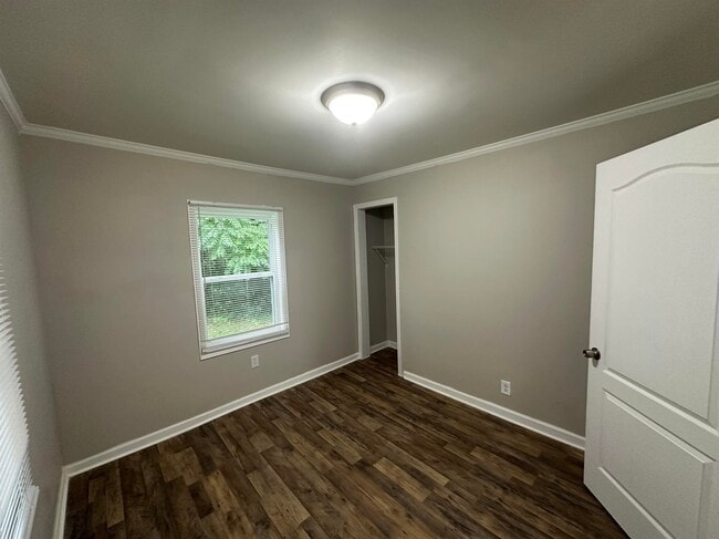 Building Photo - 420 Airline Ext