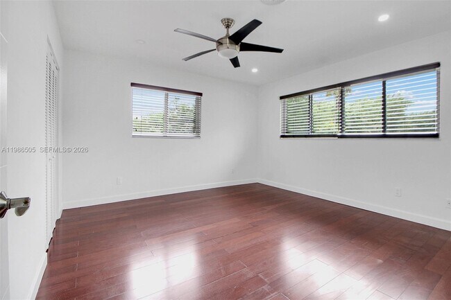 Building Photo - 6900 SW 104th St