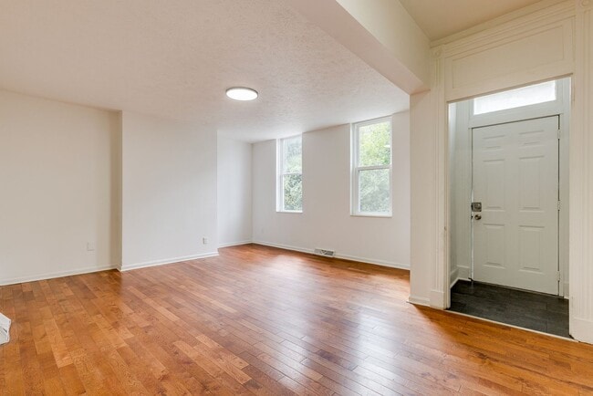 Building Photo - 925 Manton Wy