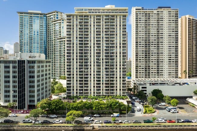 Building Photo - Newly Renovated. Ocean & Marina Views. Assigned Parking.