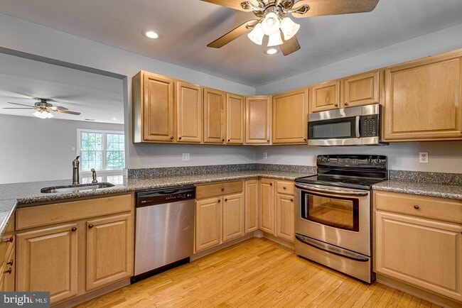 Building Photo - 1663 Hart Ct