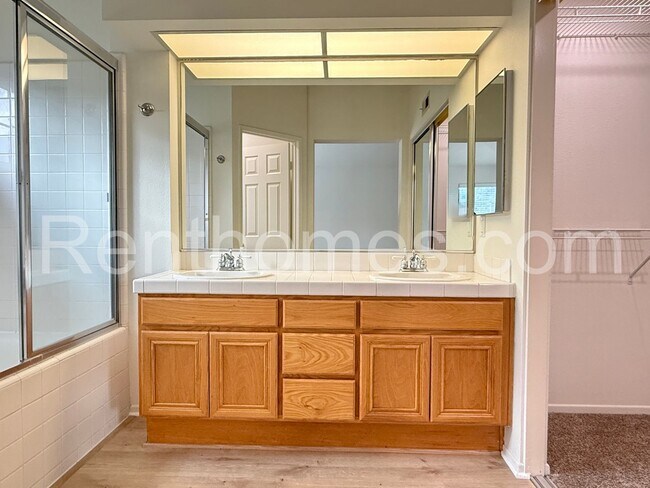 Building Photo - 12710 Via Nieve