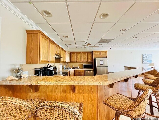 Building Photo - 10680 S Ocean Dr