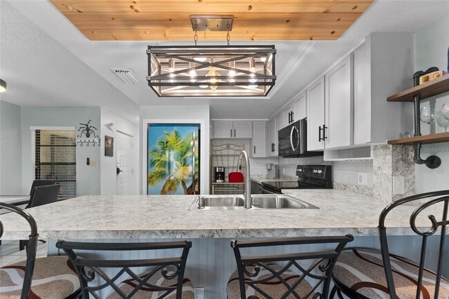 Building Photo - 2571 Cyprus Dr