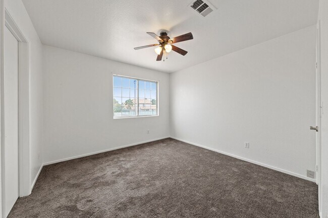 Building Photo - Spacious 4-Bedroom Home on Oversized Lot –...