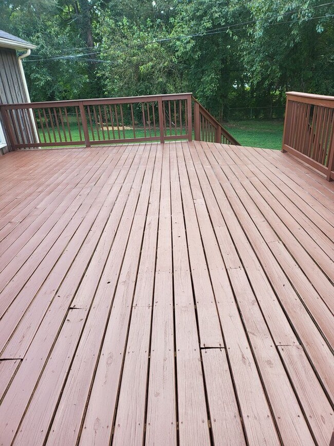 Building Photo - Very large 4 bedroom ranch in Donelson, TN...