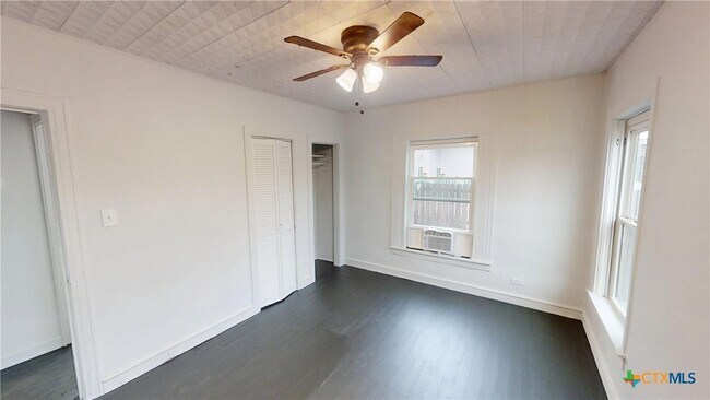 Building Photo - 1114 S 2nd St