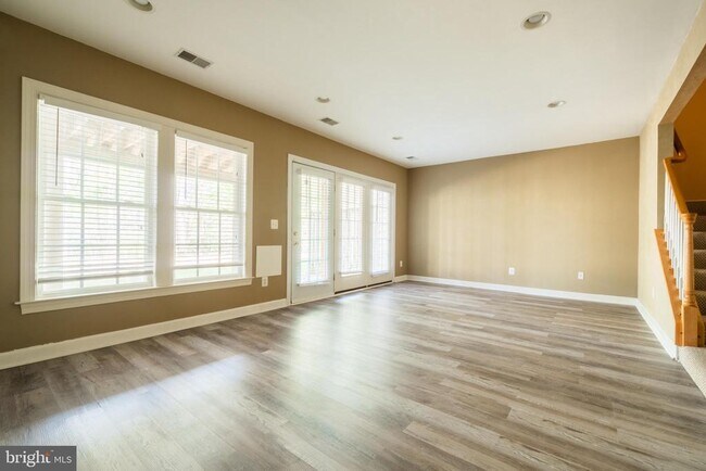 Building Photo - 9209 Point Replete Dr