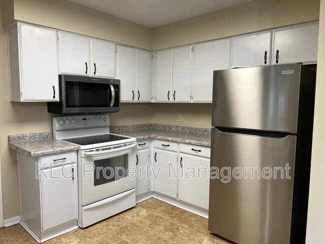 Building Photo - 1222 SW Ordnance Road