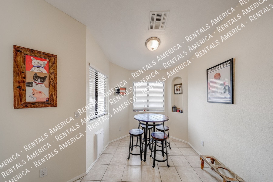Building Photo - 9123 N 68th Dr