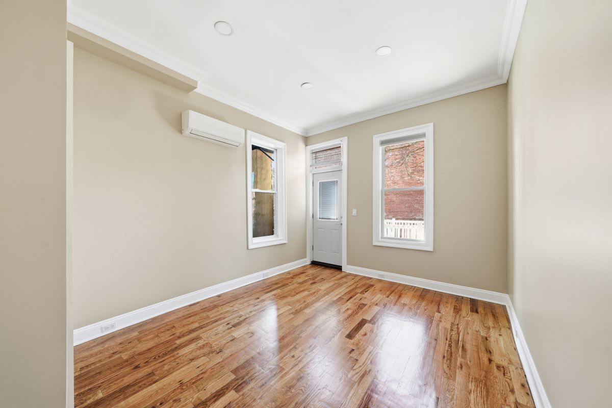 Building Photo - 37 Astor Pl