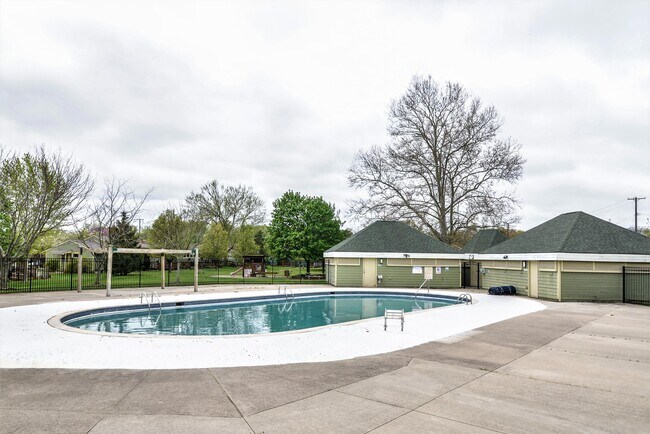Building Photo - 2655 Whitewood St