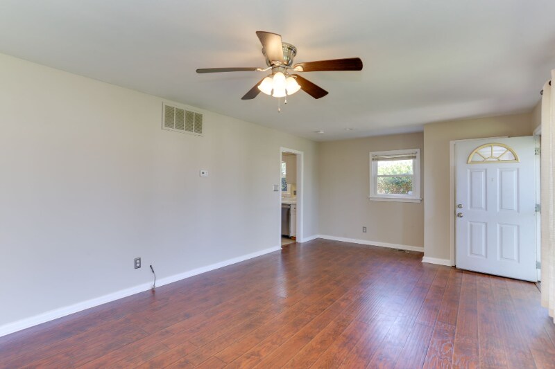 Building Photo - 1516 Denton Dr
