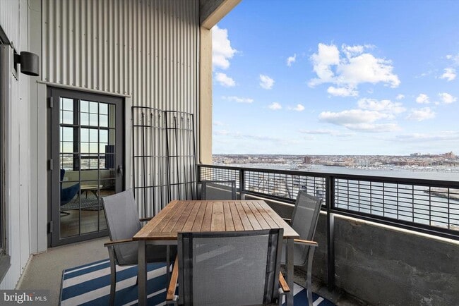 Building Photo - 1200 Steuart St