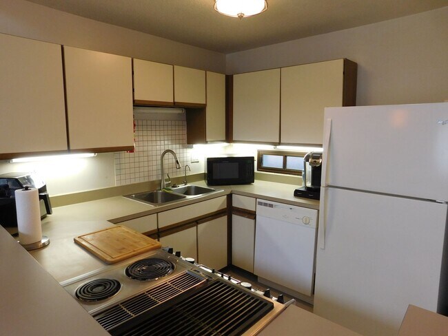 Building Photo - 1607 Harbourside Dr
