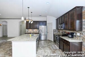 Building Photo - 842 Wall St