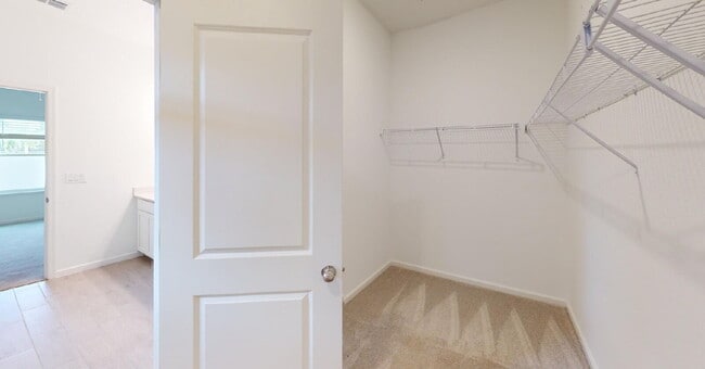 Building Photo - "Charming 3-Bed Oasis on Friendship Fountain Ave with 2 Full Baths and 1714 Sq Ft of Comfort!"