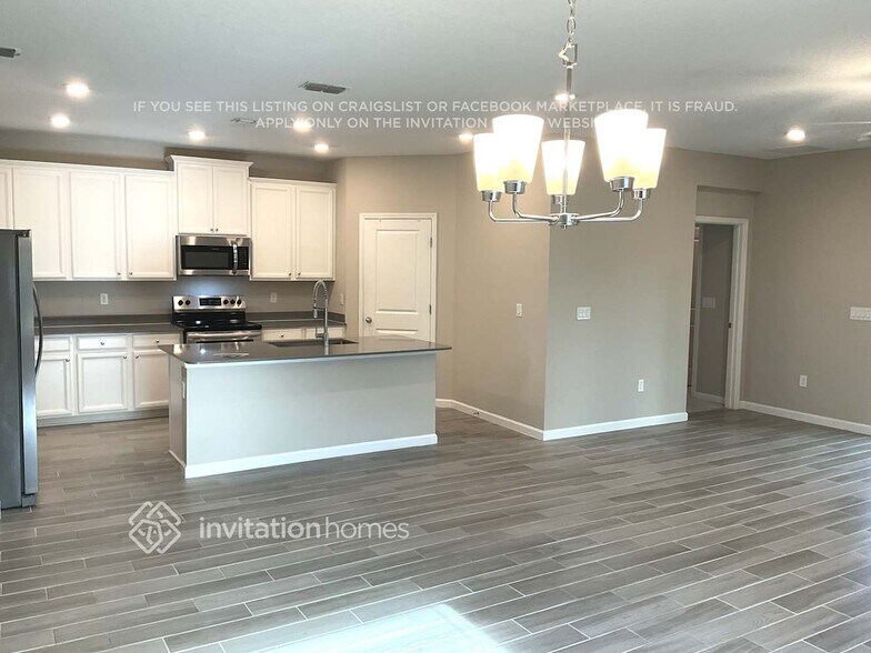 Building Photo - 9968 Lemon Grass Ln
