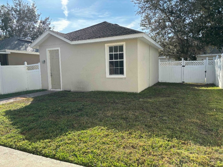 Building Photo - 14214 Prunningwood Pl