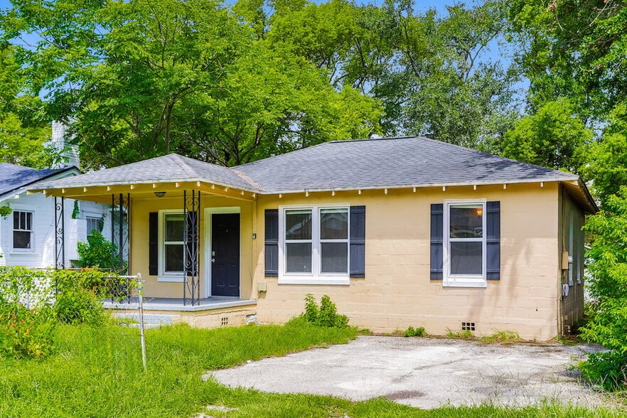 Building Photo - 2969 Myra St