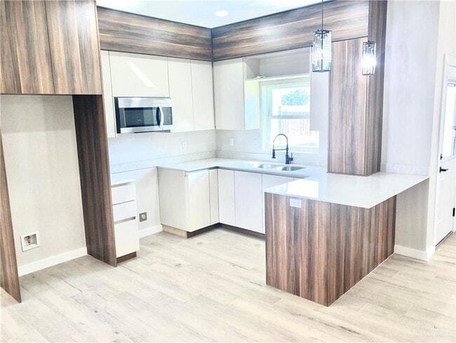 Building Photo - 22 Corales St