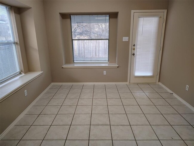 Building Photo - 2504 Hutton Ln