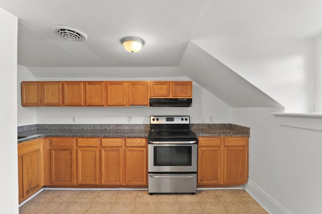 Building Photo - 104 N Layton Ave