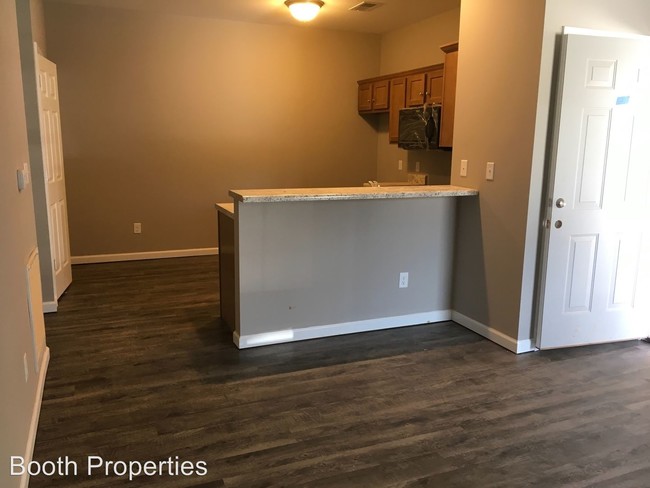 Building Photo - 865 Lynnwood Way