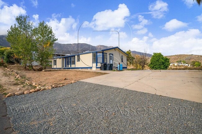 Building Photo - Private 3 Bed /2 Bath Home With Scenic Views In Lake Elsinore!