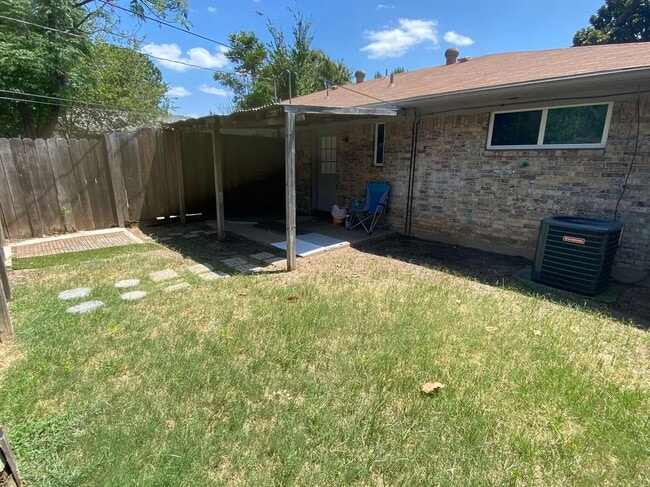 Building Photo - 1017-1019 Mullins Street