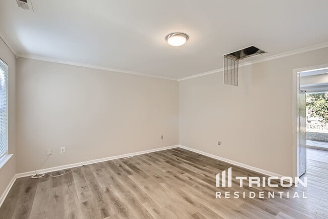 Building Photo - 9022 Jaldena Dr