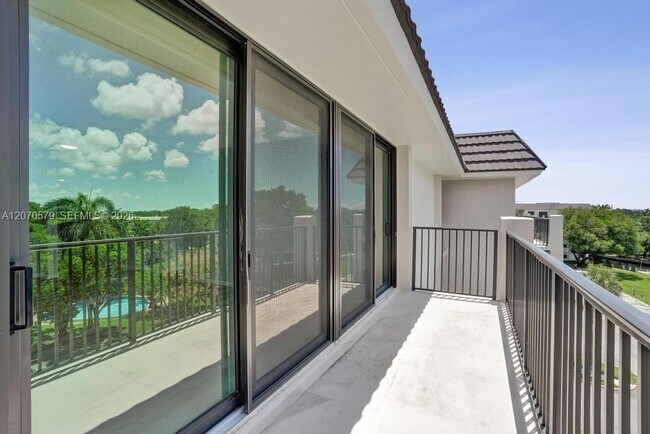 Building Photo - 1101 River Reach Dr