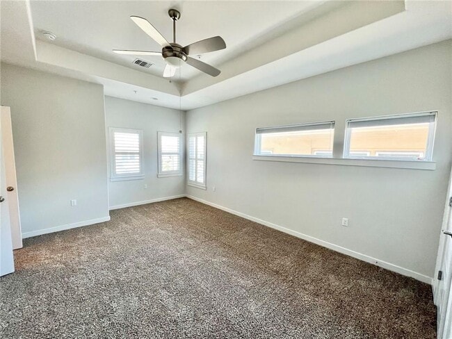 Building Photo - 4720 Vaughan St