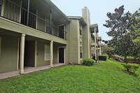 Building Photo - Beautiful Lake Front 2/2 Condo Near UCF !!!!