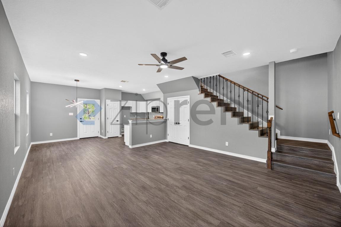 Building Photo - 113 Anderson Ave