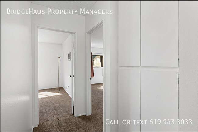 Building Photo - Make This 2 Bedroom Unit In Sunny Lakeside...