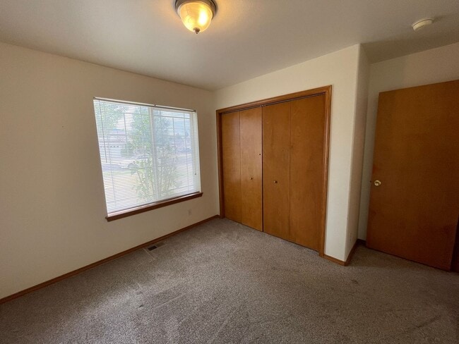Building Photo - Stoddard Meadows Rancher