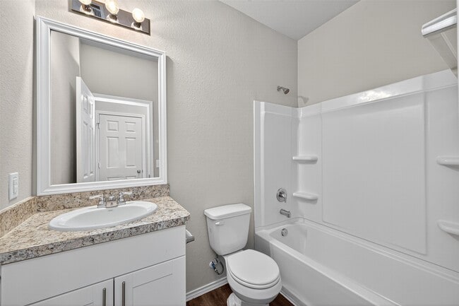 Building Photo - 15171 Willow Tree Ln