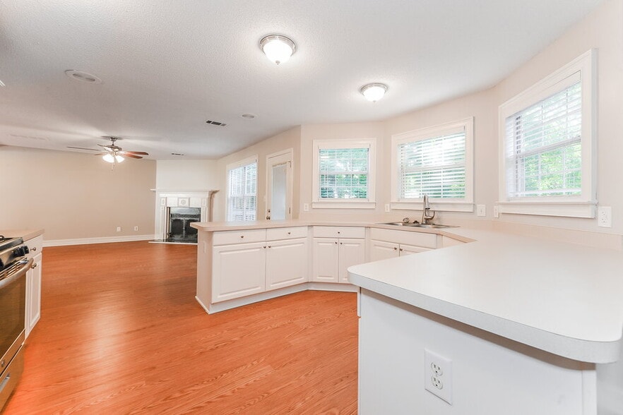Building Photo - 21 Arbor Cove Dr