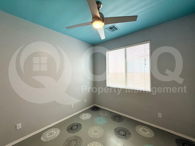 Building Photo - 4927 W Magdalena Ln