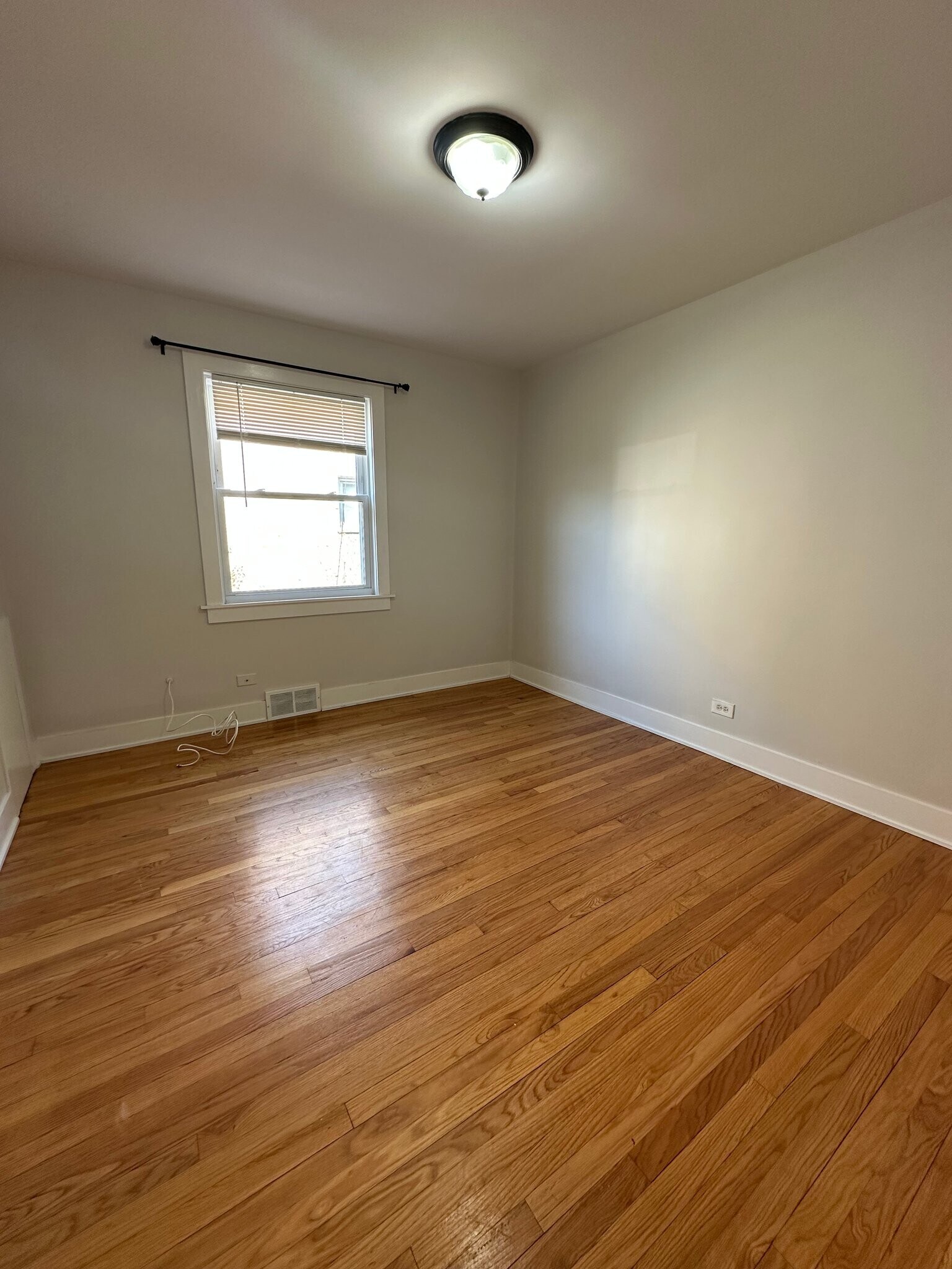 Building Photo - 8918 Lavergne Ave
