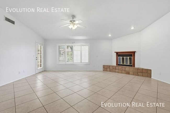 Building Photo - 2329 N Recker Rd