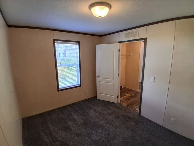 Building Photo - 1301 Avenue A