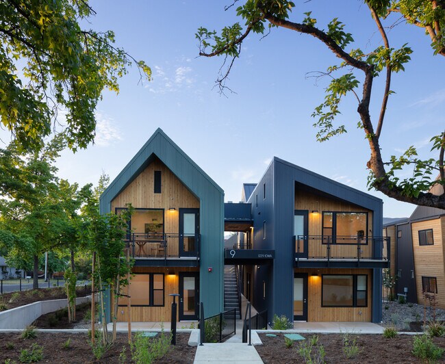 Building Photo - 174 Garfield St