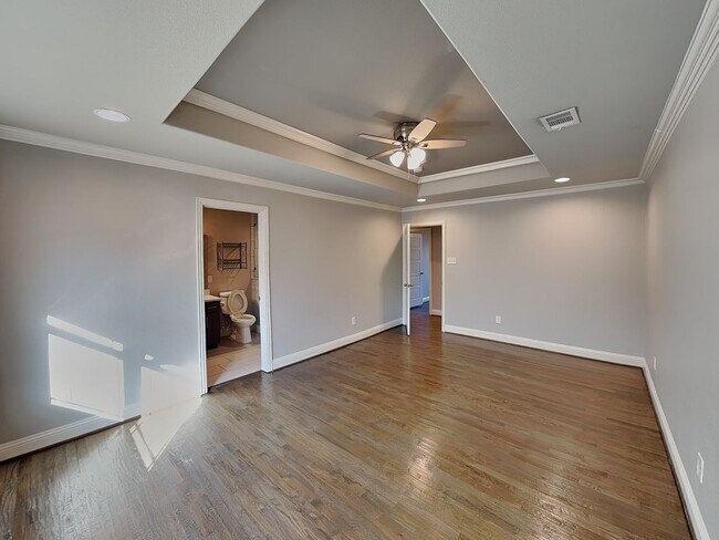 Building Photo - Come and see this gorgeous and completely remodeled home in highly desirable Frisco Heights area ...