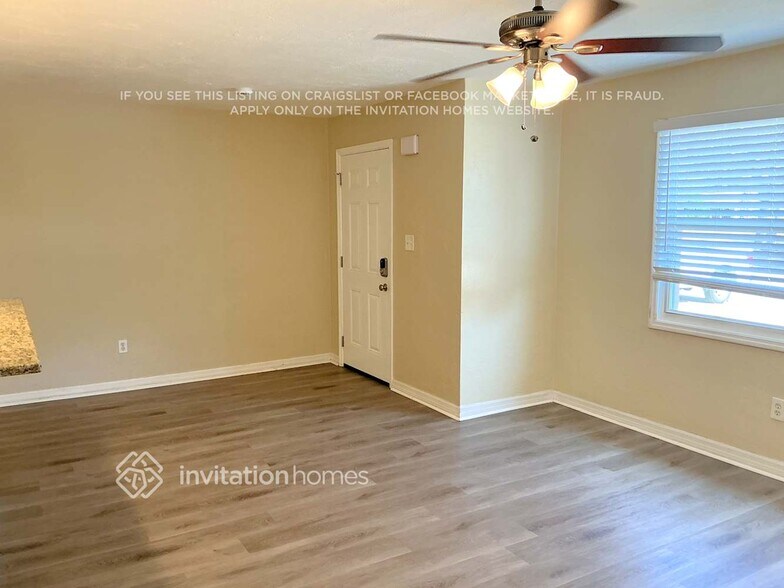 Building Photo - 300 Kilmer Ave