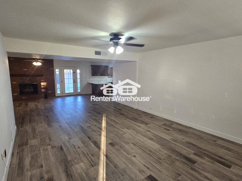 Building Photo - 4136 W Beryl Ave