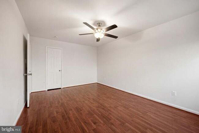 Building Photo - 6104 Old Brentford Ct