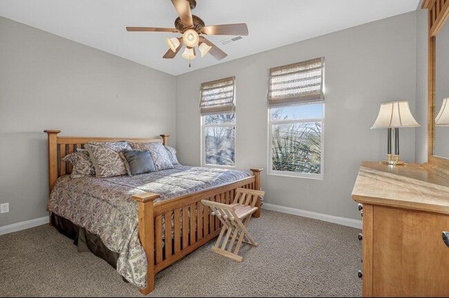 Building Photo - VIEWS AND FURNISHED